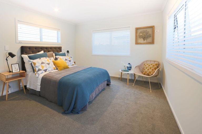 Photo of property in 21 Vogwill Road, Kumeu, 0810