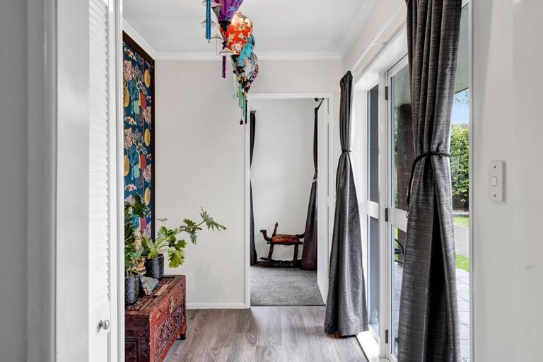 Photo of property in 11 Matai Place, Hawera, 4610