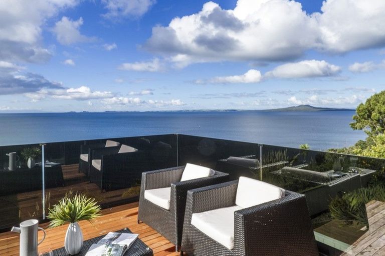 Photo of property in 123b Churchill Road, Rothesay Bay, Auckland, 0630