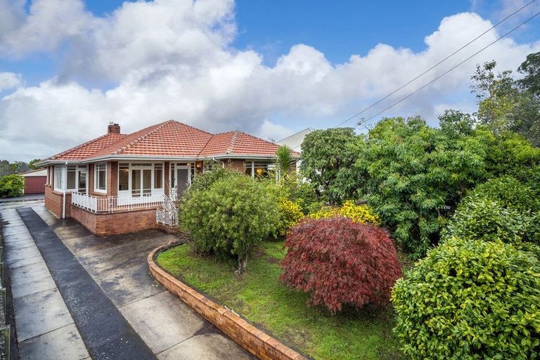 Photo of property in 8 Atarangi Road, Greenlane, Auckland, 1051