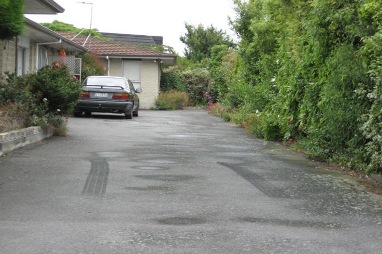 Photo of property in 2/39 Waimairi Road, Upper Riccarton, Christchurch, 8041