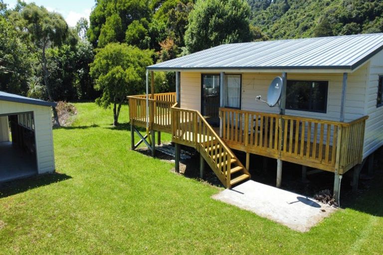 Photo of property in 31 Glasseye Drive, Little Wanganui, Karamea, 7893