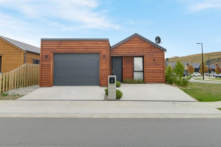 Photo of property in 25 Lauder Street, Lake Hayes, Queenstown, 9304