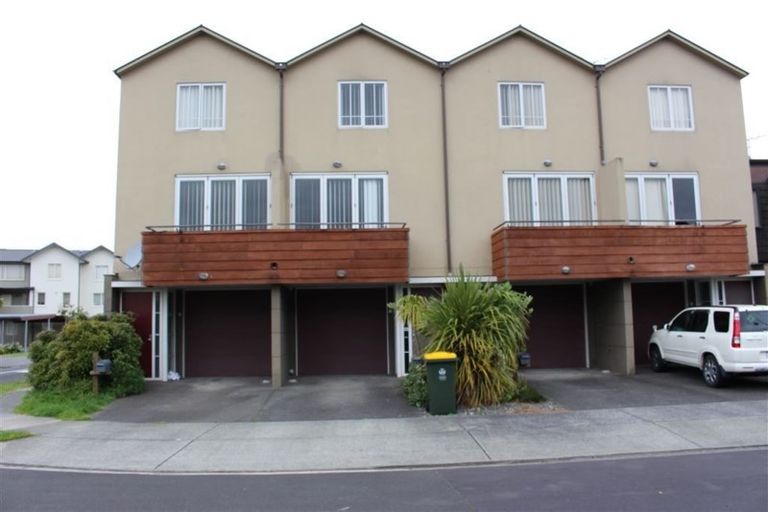 Photo of property in 25 Kirikiri Lane, East Tamaki, Auckland, 2013