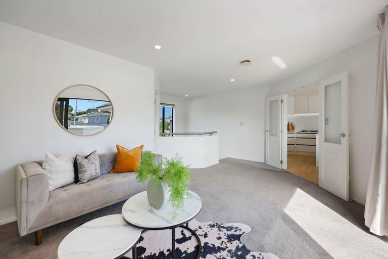 Photo of property in 2/30 Eastern Beach Road, Eastern Beach, Auckland, 2012