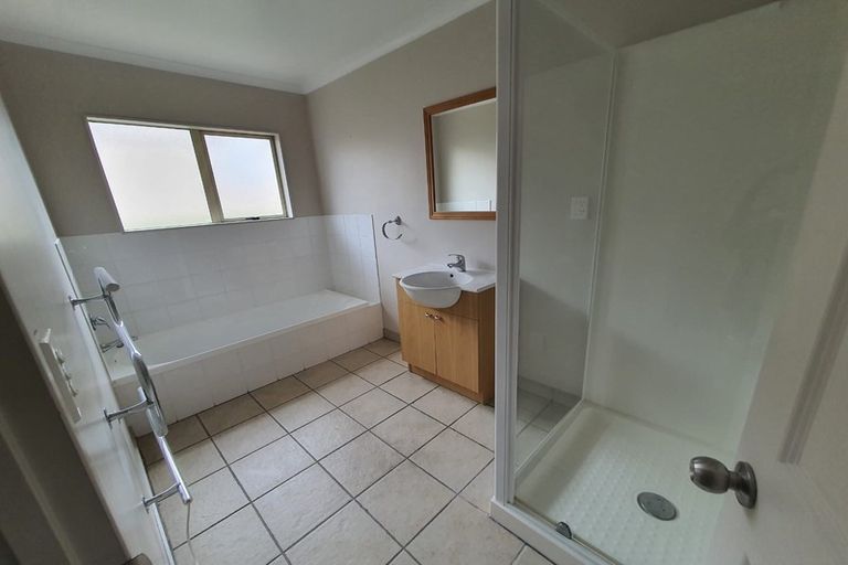 Photo of property in 4a Elcoat Avenue, Henderson, Auckland, 0612