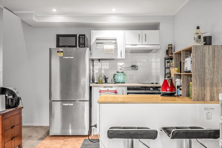 Photo of property in 4a/30 Westward Ho, Glen Eden, Auckland, 0602