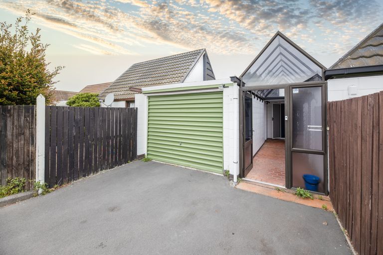 Photo of property in Peerswick Court, 43h Waimairi Road, Upper Riccarton, Christchurch, 8041