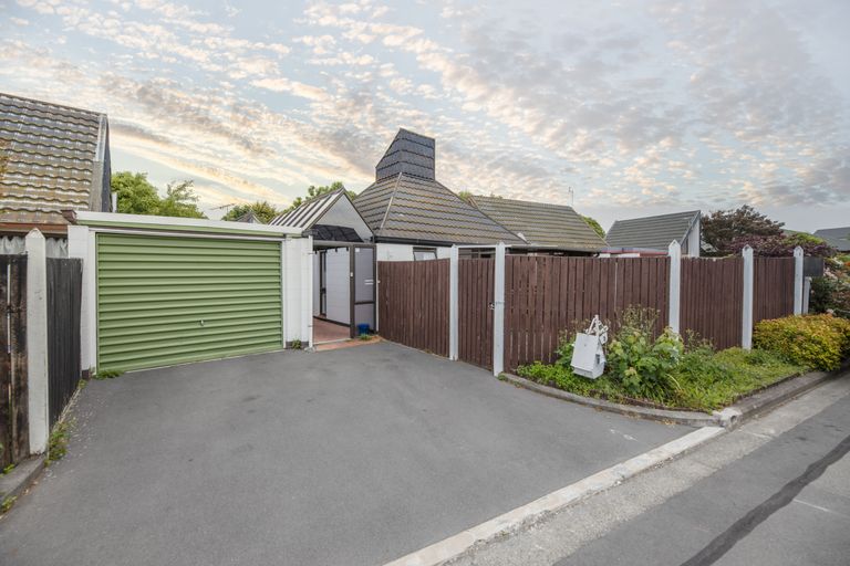 Photo of property in Peerswick Court, 43h Waimairi Road, Upper Riccarton, Christchurch, 8041