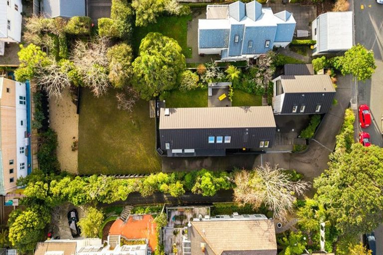 Photo of property in 14 Lochiel Road, Khandallah, Wellington, 6035