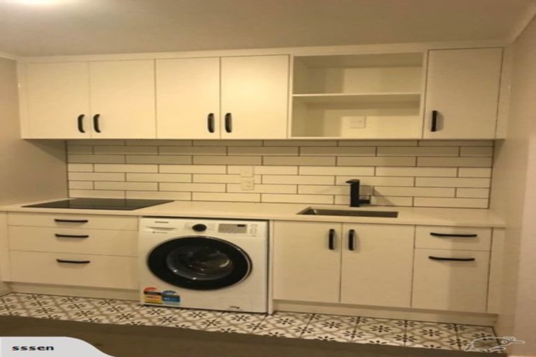 Photo of property in 621a Beach Road, Rothesay Bay, Auckland, 0630