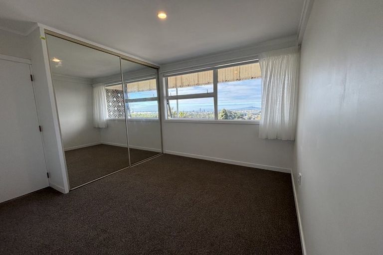 Photo of property in 11/219 Onewa Road, Birkenhead, Auckland, 0626