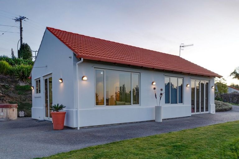 Photo of property in 180 Puketitiri Road, Poraiti, Napier, 4182