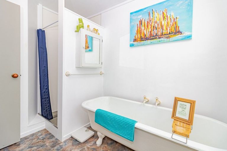 Photo of property in 12 Central Avenue, Gonville, Whanganui, 4501