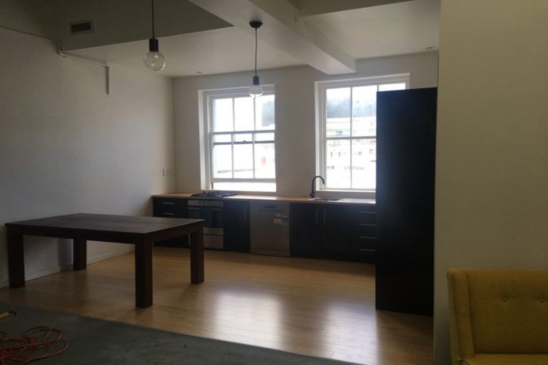 Photo of property in 2/2 King Street, Mount Cook, Wellington, 6021