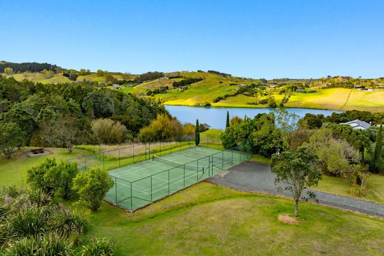 Photo of property in 16a Salt River View Road, Kaiwaka, 0573