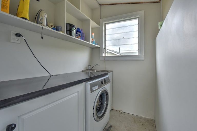 Photo of property in 158 Seaward Road, Edendale, 9825