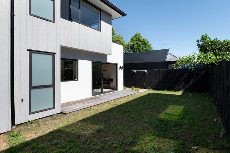 Photo of property in 3/64 Banbury Crescent, Fairfield, Hamilton, 3214