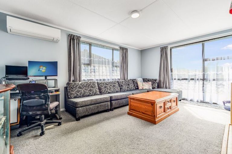 Photo of property in 40 Montgomery Crescent, Bader, Hamilton, 3206