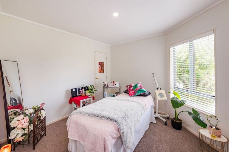 Photo of property in 106 Parnell Heights, Kelvin Grove, Palmerston North, 4414