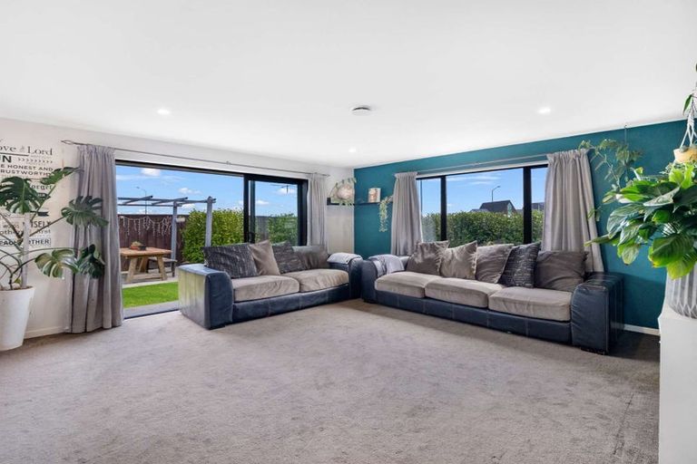 Photo of property in 4 Shillingford Boulevard, Rolleston, 7615