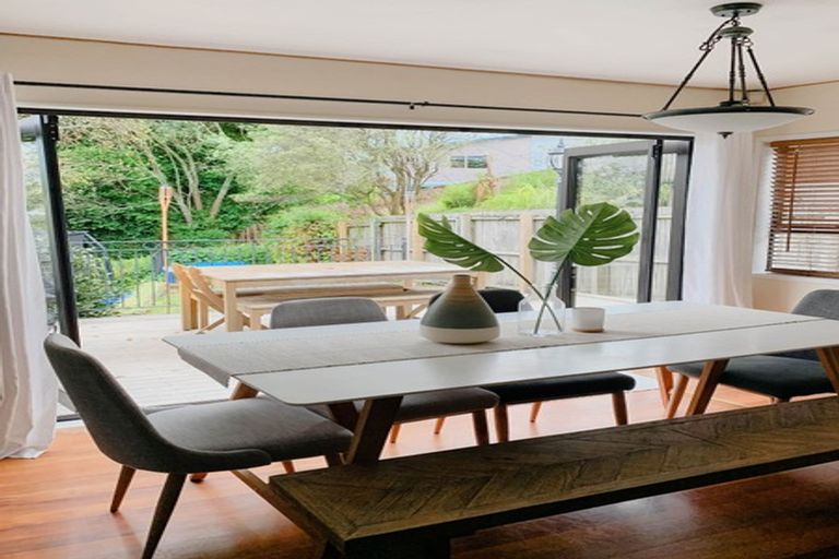 Photo of property in 2/95 Oaktree Avenue, Browns Bay, Auckland, 0630