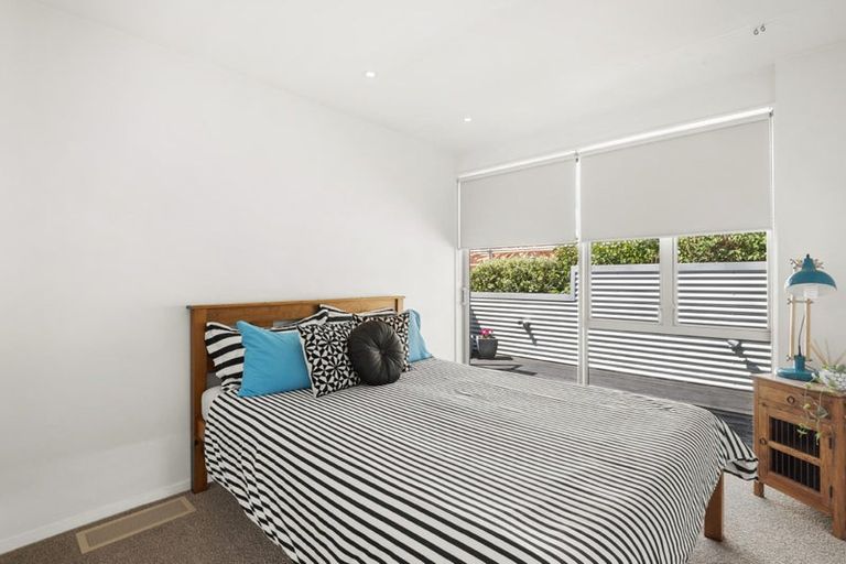 Photo of property in 2/20 Sycamore Drive, Sunnynook, Auckland, 0620