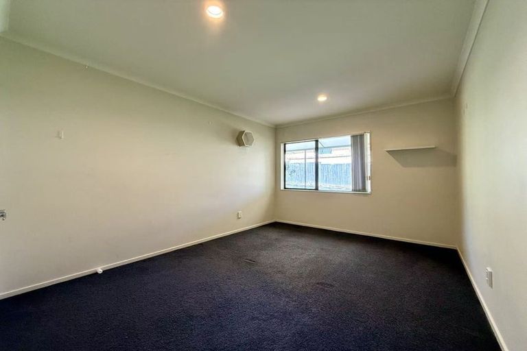 Photo of property in 5 Pittville Place, Henderson, Auckland, 0612