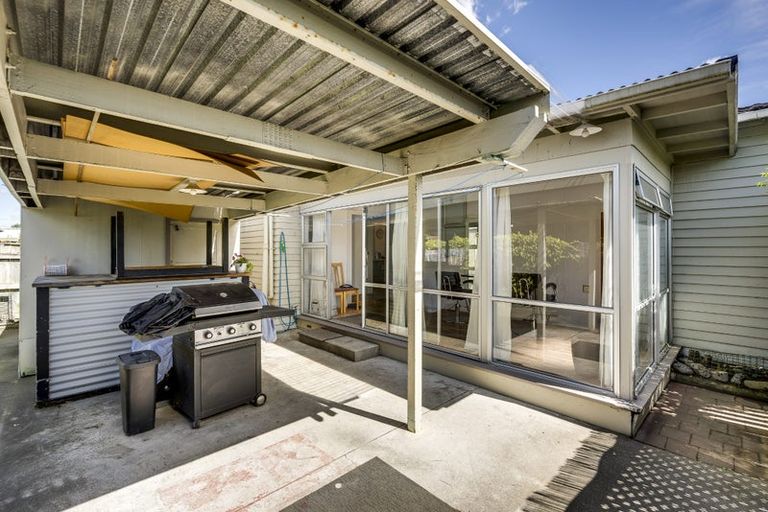 Photo of property in 33 Taradale Road, Marewa, Napier, 4110