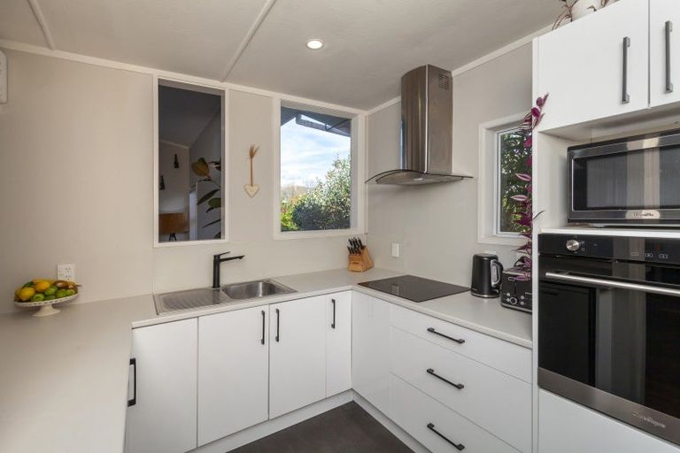 Photo of property in 80 Renown Road, Raumati South, Paraparaumu, 5032