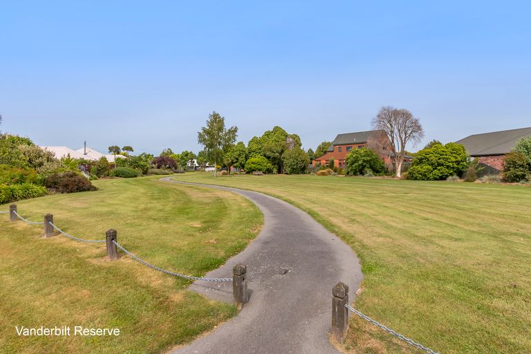 Photo of property in 19 Thornlea Place, Halswell, Christchurch, 8025