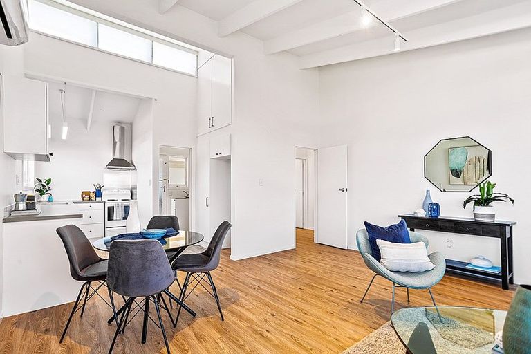 Photo of property in 1/1a Yeovil Road, Te Atatu Peninsula, Auckland, 0610