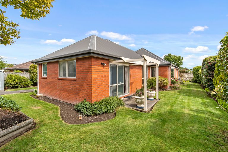 Photo of property in 19 Thornlea Place, Halswell, Christchurch, 8025