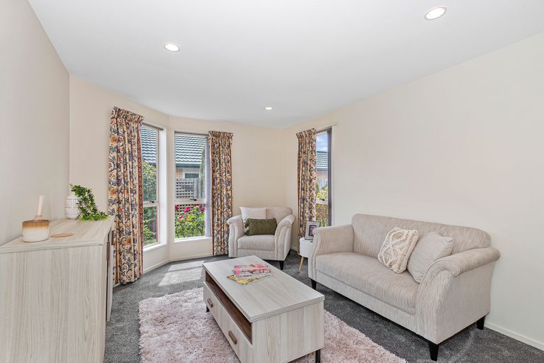 Photo of property in 19 Thornlea Place, Halswell, Christchurch, 8025