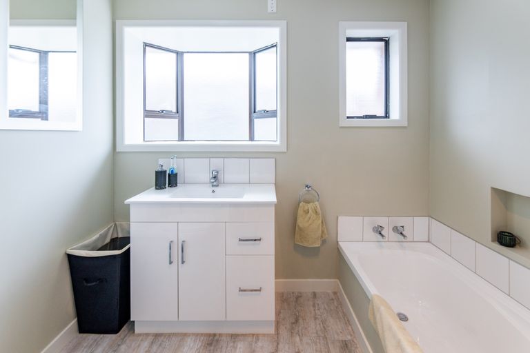 Photo of property in 417 Innes Road, Mairehau, Christchurch, 8052