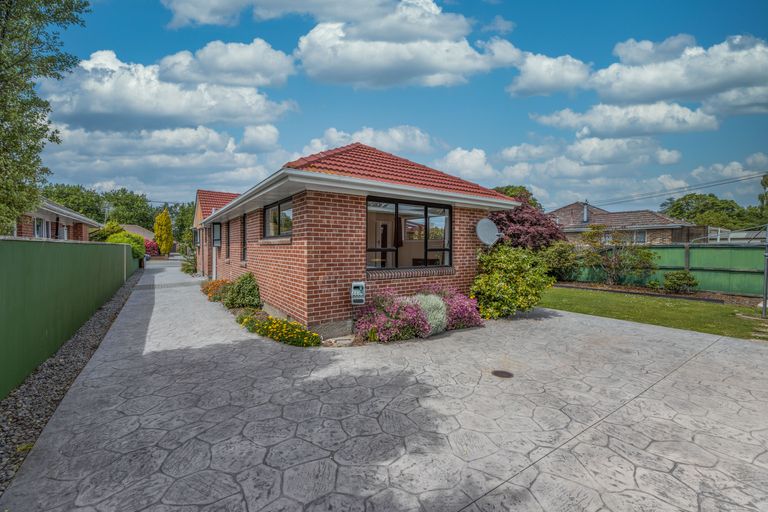 Photo of property in 417 Innes Road, Mairehau, Christchurch, 8052