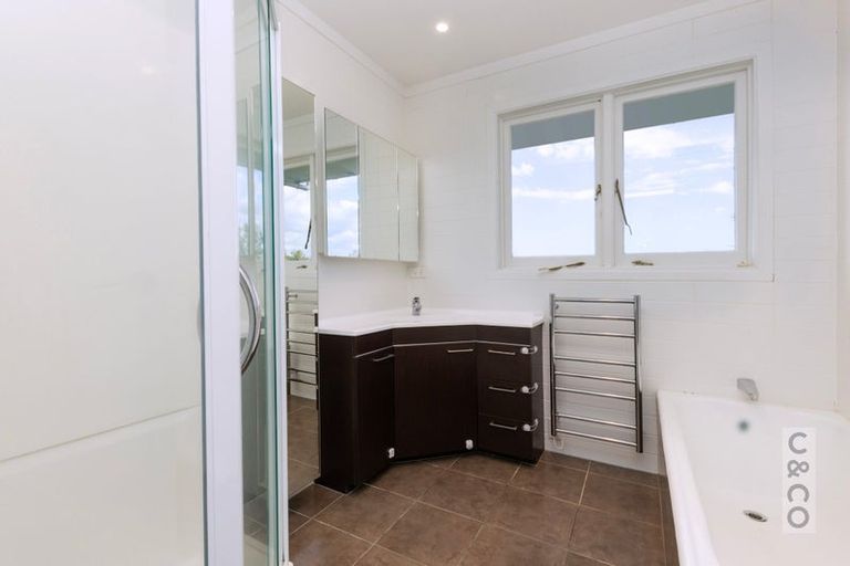 Photo of property in 15a Springs Road, Parakai, 0830