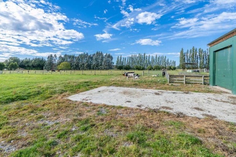 Photo of property in 16 Centre Bush Otapiri Road, Centre Bush, Winton, 9782