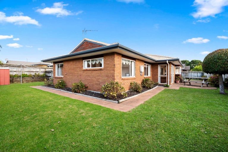 Photo of property in 9 Huntington Drive, Huntington Park, Auckland, 2013