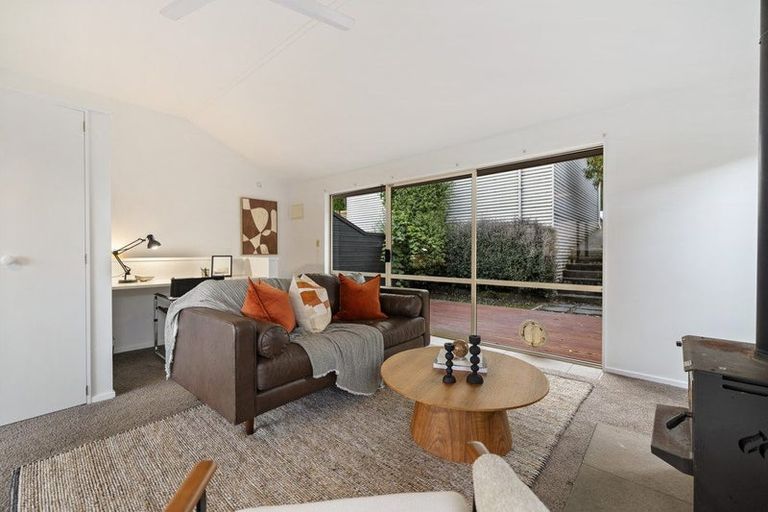 Photo of property in 2a Bird Place, Fernhill, Queenstown, 9300