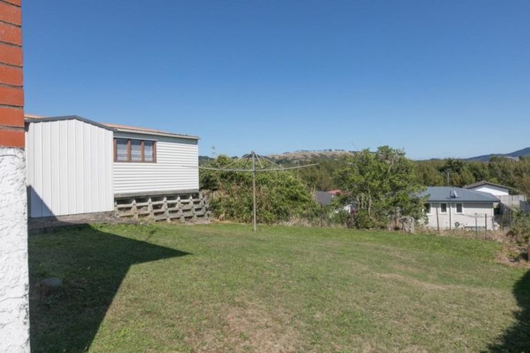 Photo of property in 11 Natone Street, Waitangirua, Porirua, 5024