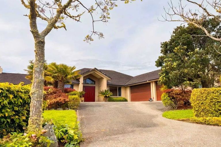 Photo of property in 10 Whiteways Drive, Dairy Flat, Albany, 0792