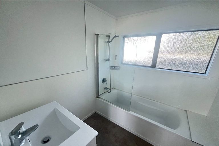 Photo of property in 75a Willis Road, Papakura, 2110