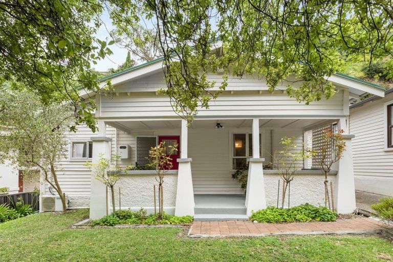 Photo of property in 155 Milton Road, Bluff Hill, Napier, 4110