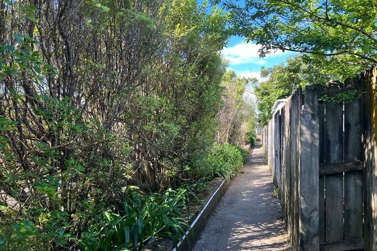 Photo of property in 13/242 Great North Road, Henderson, Auckland, 0612