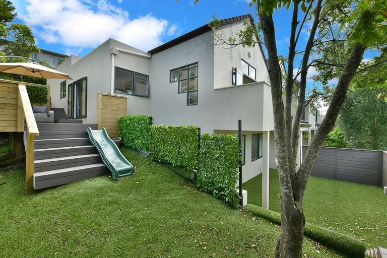 Photo of property in 1/62 Fernhill Way, Oteha, Auckland, 0632