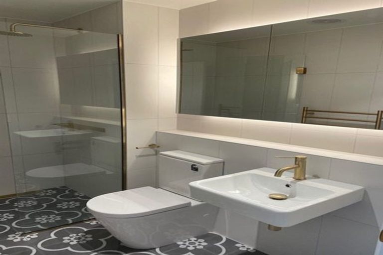 Photo of property in Sunset West, 206/251 Victoria Street, Wellington, 6011