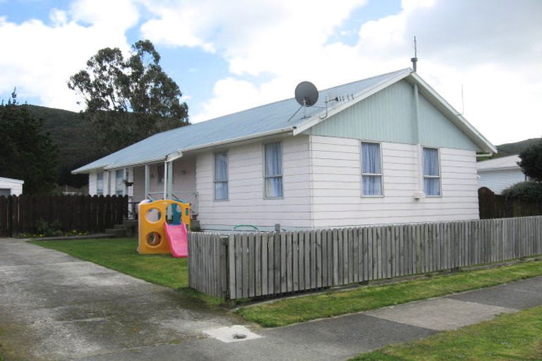 Photo of property in 349 Wellington Road, Wainuiomata, Lower Hutt, 5014
