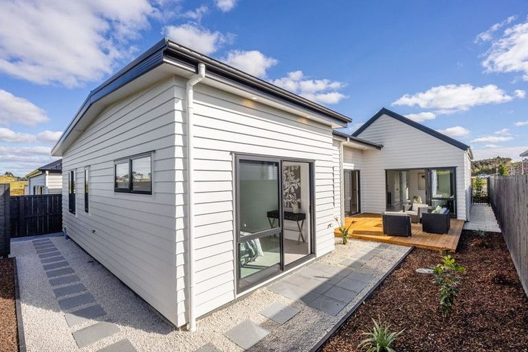 Photo of property in 96 Huanui Drive, Wainui, 0992