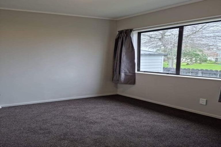Photo of property in 1/11 Blackgate Place, Weymouth, Auckland, 2103